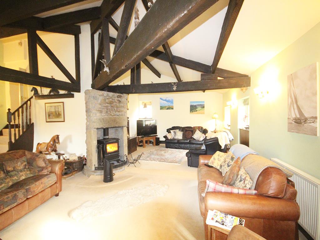 4 bedroom semi-detached house SSTC in Colne - IMG_5289.jpg